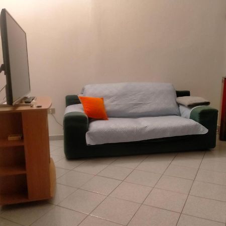 Appartamento Santa Giusta Bagian luar foto