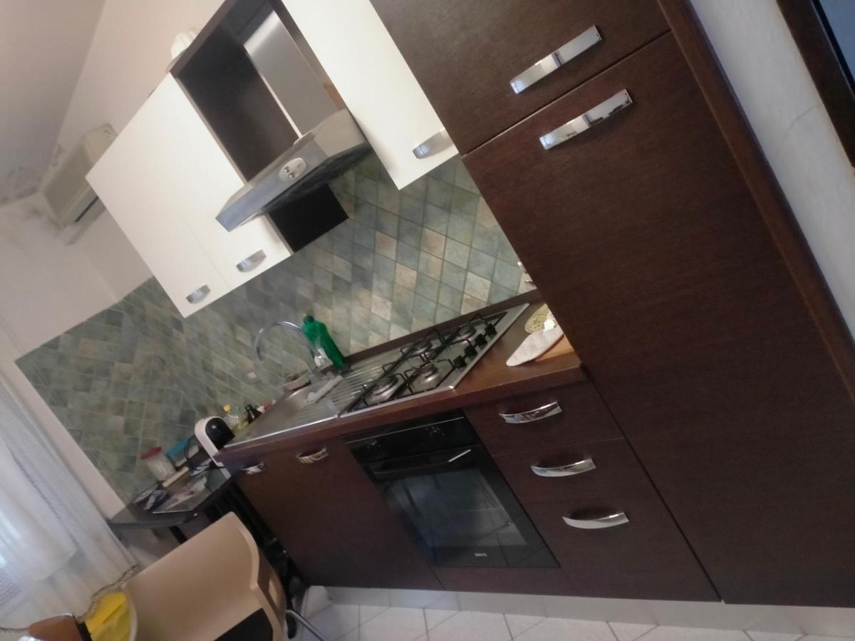 Appartamento Santa Giusta Bagian luar foto