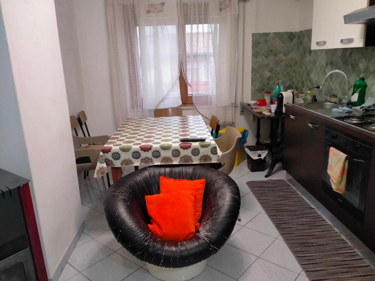 Appartamento Santa Giusta Bagian luar foto
