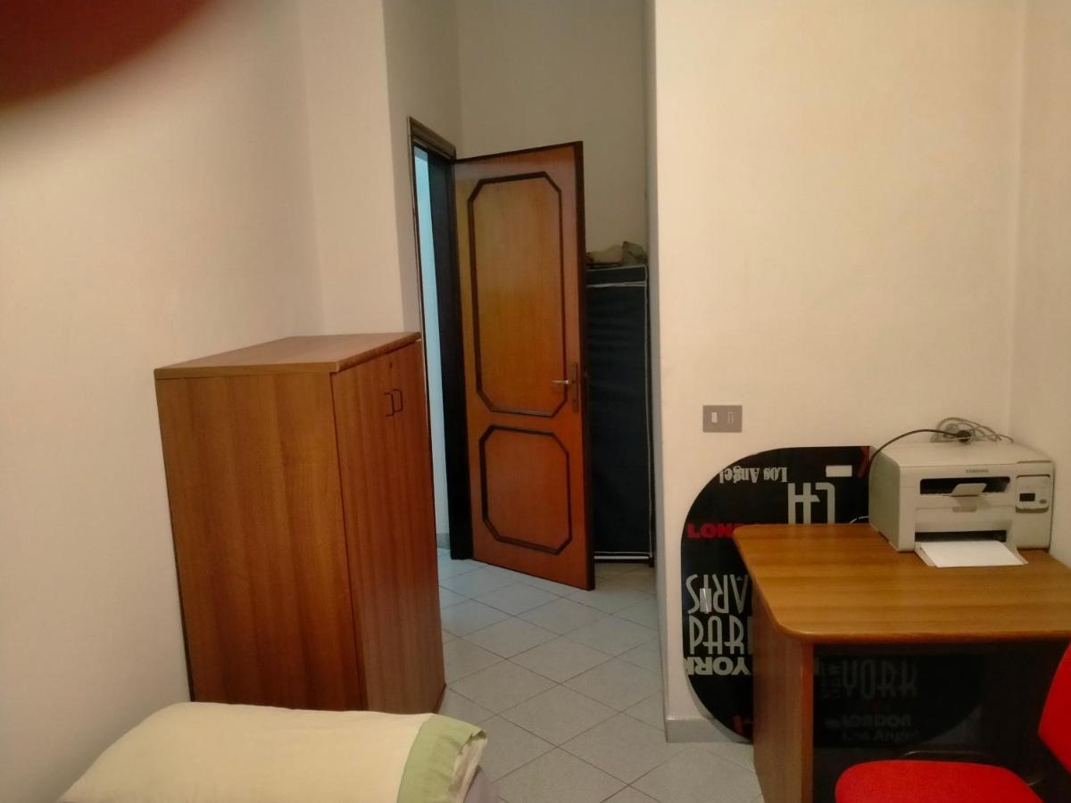 Appartamento Santa Giusta Bagian luar foto
