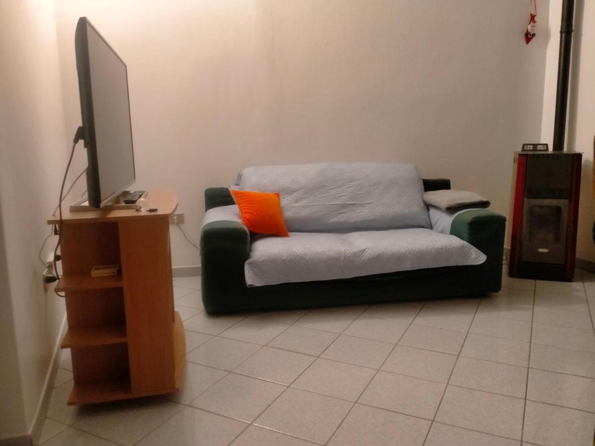 Appartamento Santa Giusta Bagian luar foto