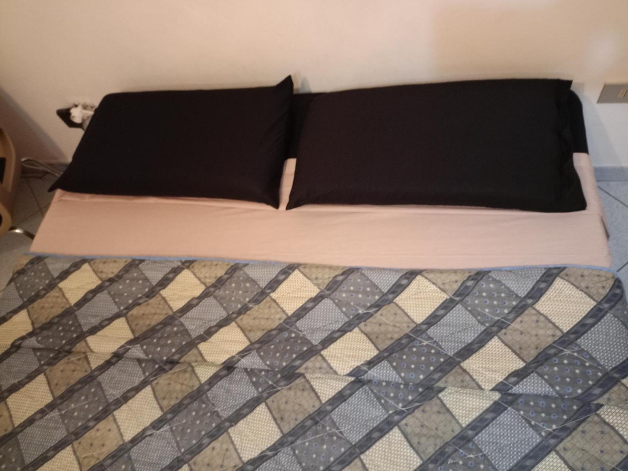 Appartamento Santa Giusta Bagian luar foto