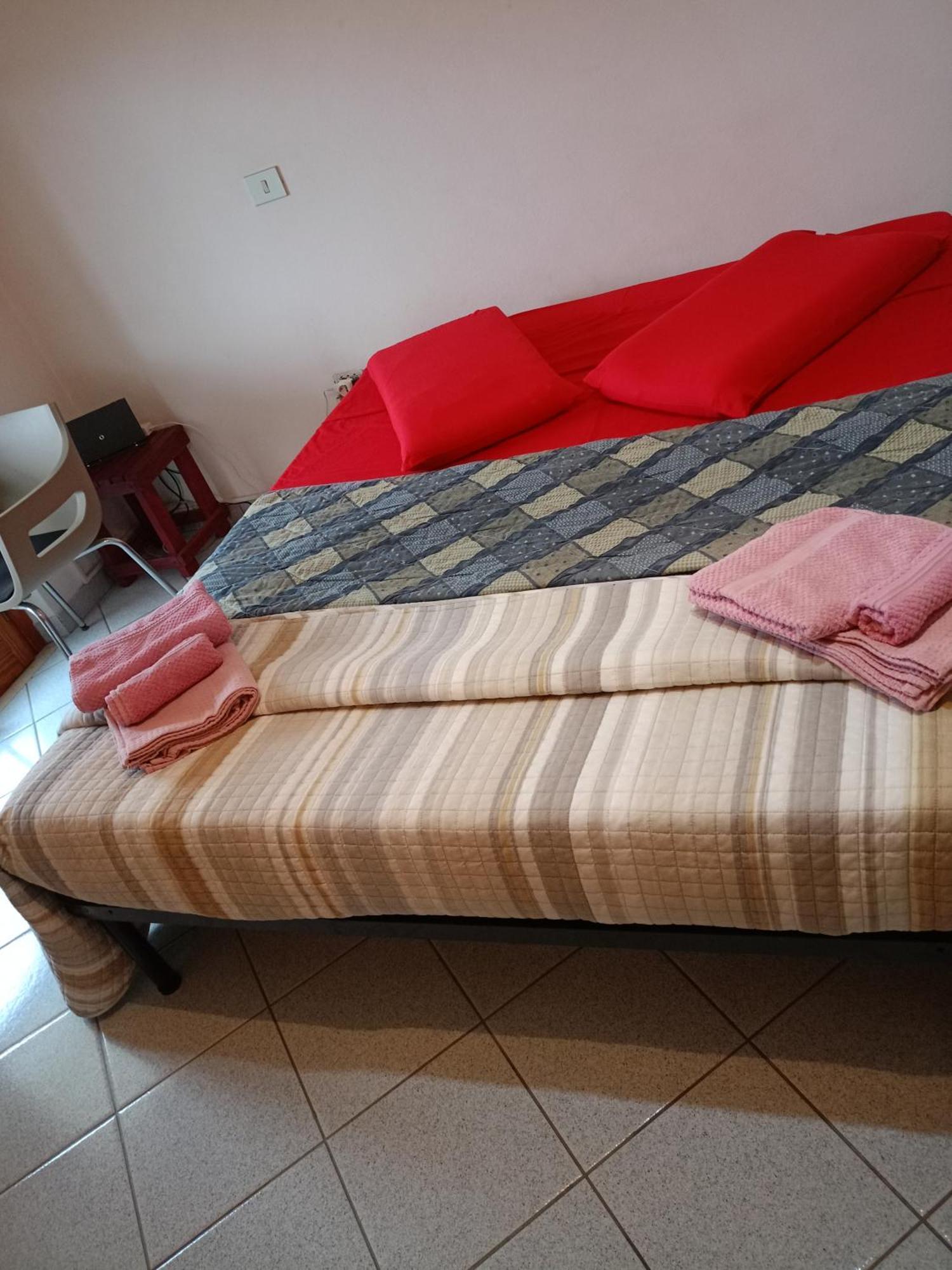 Appartamento Santa Giusta Bagian luar foto