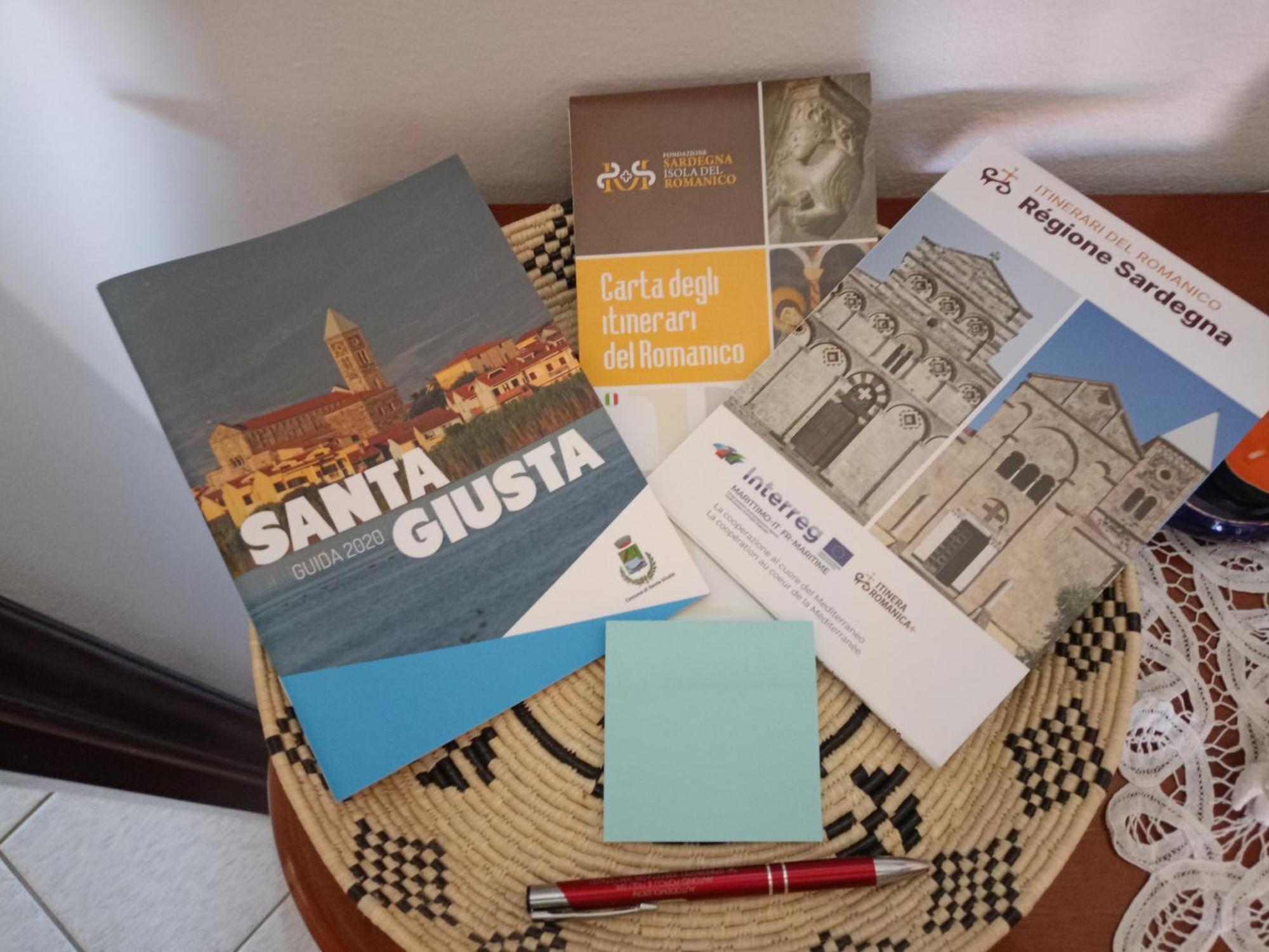 Appartamento Santa Giusta Bagian luar foto