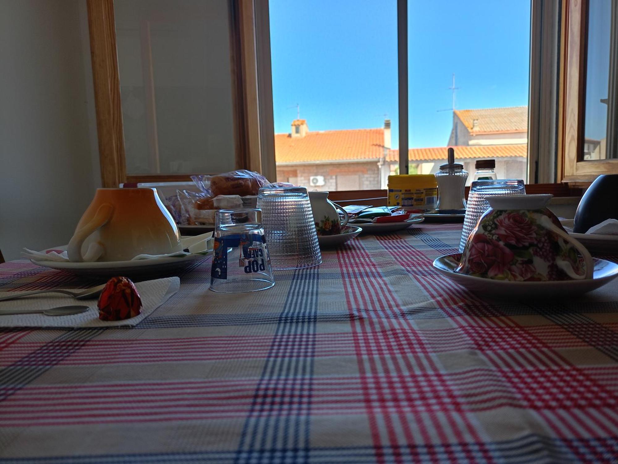 Appartamento Santa Giusta Bagian luar foto